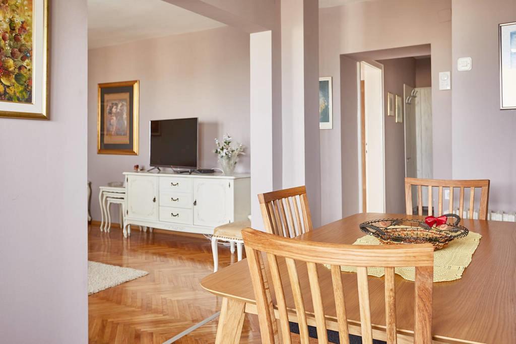 Spacious Modern Apartment In Peaceful Neighborhood Скопие Екстериор снимка